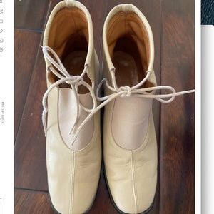 Naguisa Dana Ankle Boots, Ecru, Size 39.